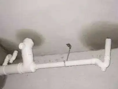 桑日卫生间测漏水的几种情景